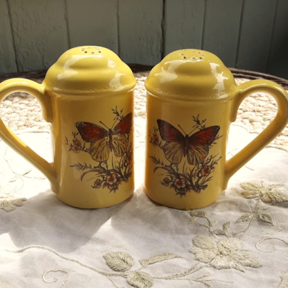 Vintage Butterfly S & P Shakers